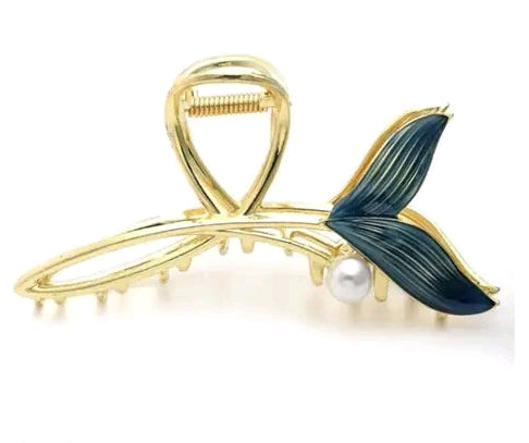 Hair Clucher With Green Leaf Butterfly Design